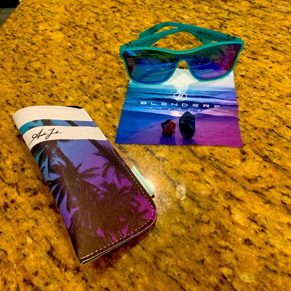 Blenders Sunglasses 🕶